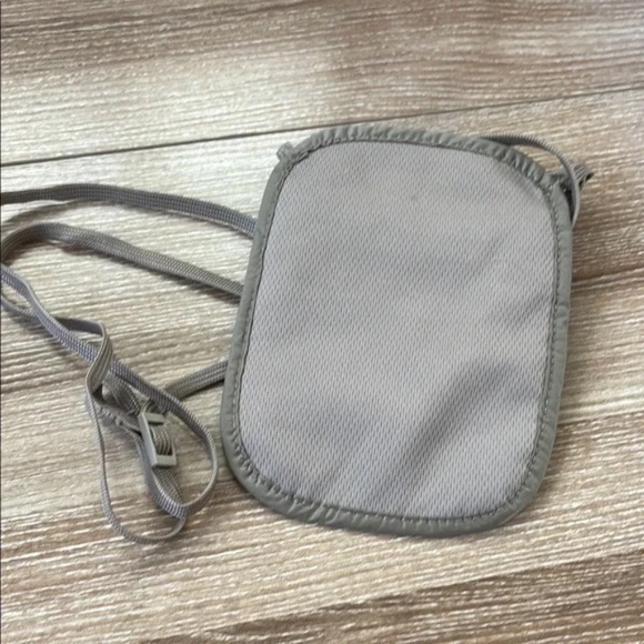 Eagle Creek Crossbody Bag - Picture 5 of 6